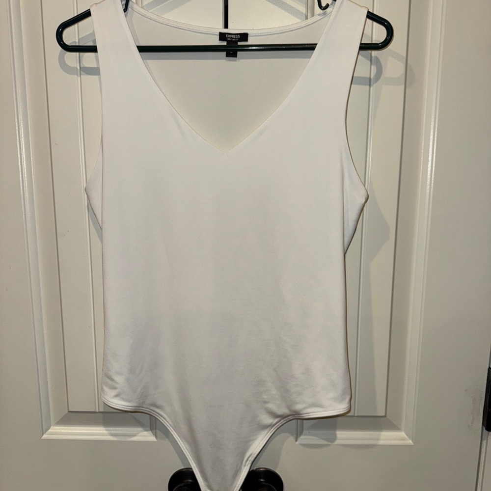 Express Body Contour White V Neck Sleeveless Bodysuit